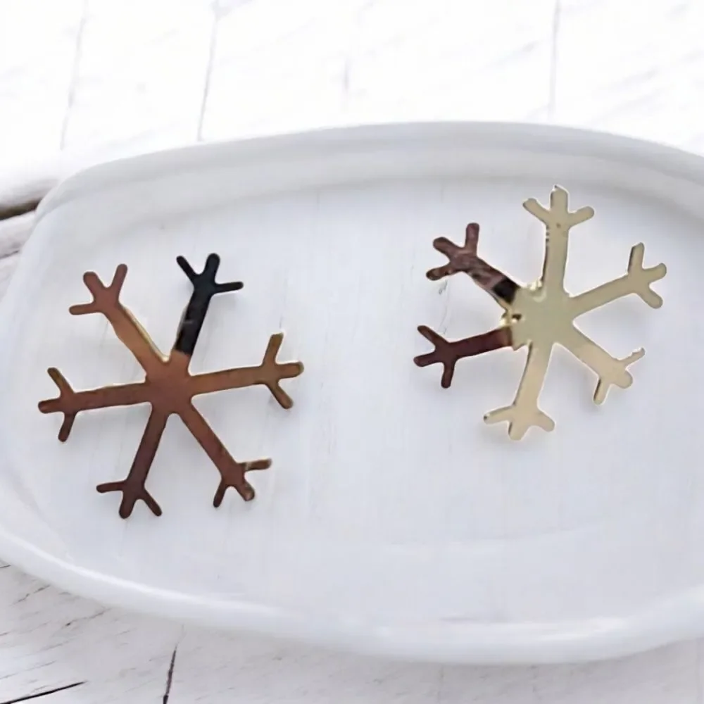 Holiday Earrings🎄Gold Snowflake Studs Festive Christmas Party Jewelry Winter